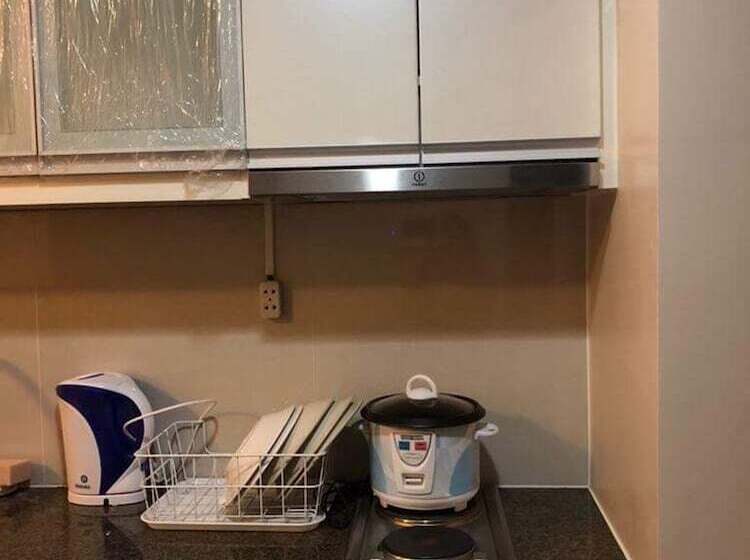 Favila Condotel Unit At 101 Newport Boulevard