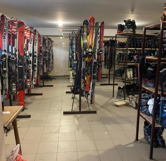 هتل Grofa Apartments