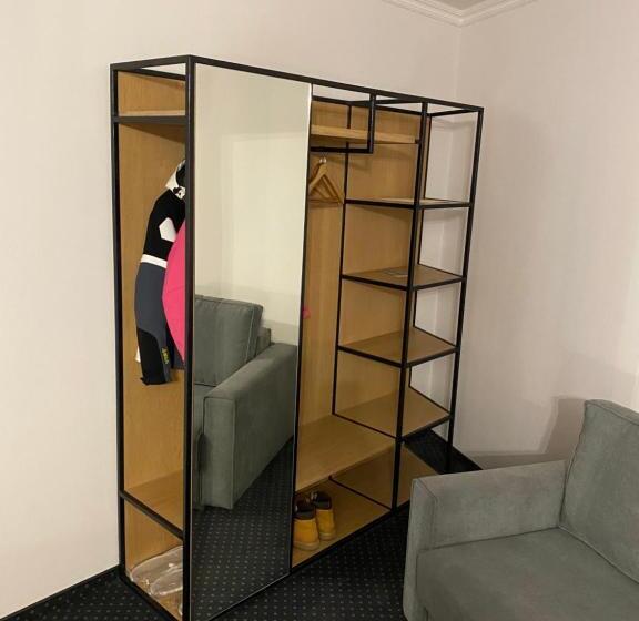 هتل Grofa Apartments