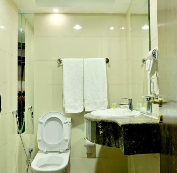 Отель Hayah Plaza