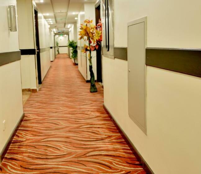 Отель Hayah Plaza