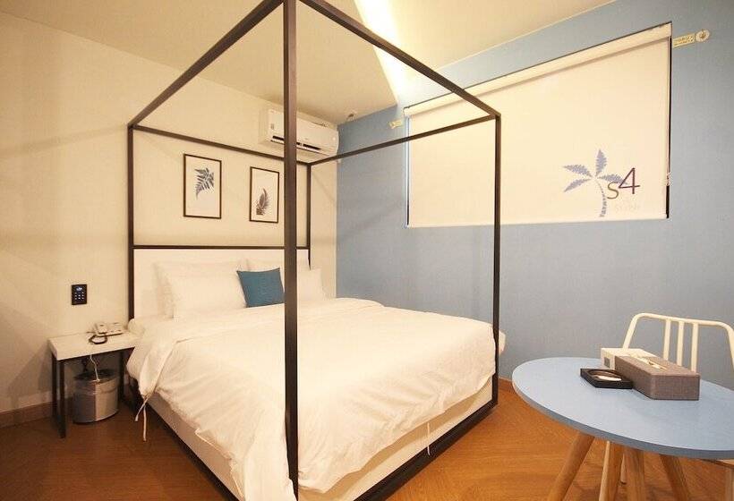 Отель Iksan Fourseason