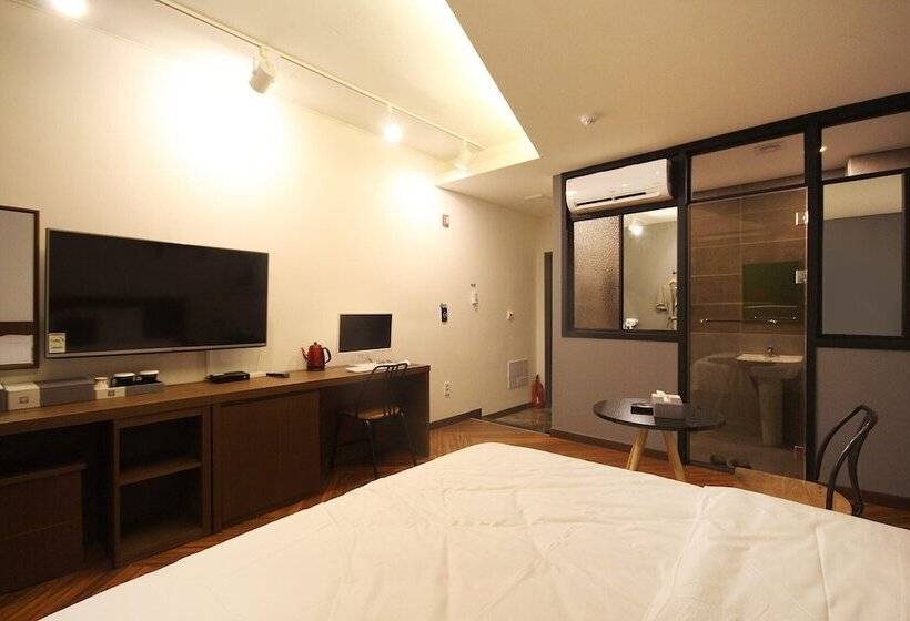 Отель Iksan Fourseason