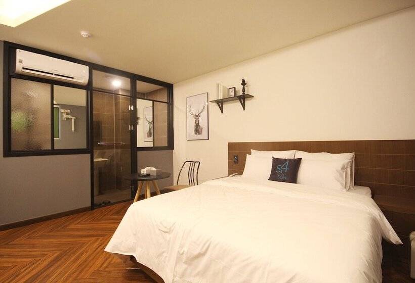 Отель Iksan Fourseason