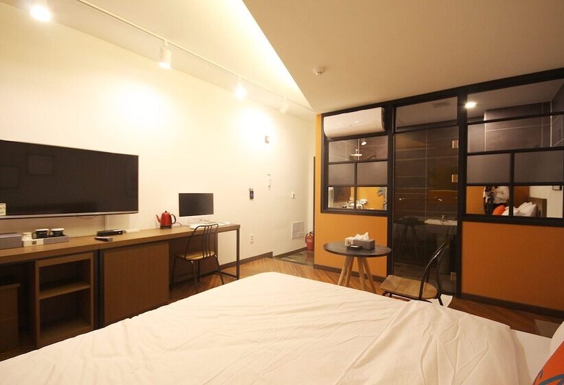 Отель Iksan Fourseason