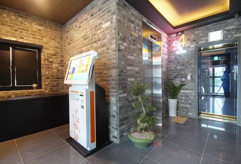 Отель Iksan Fourseason