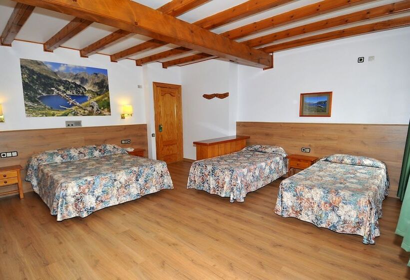 בית מלון כפרי Lacreu