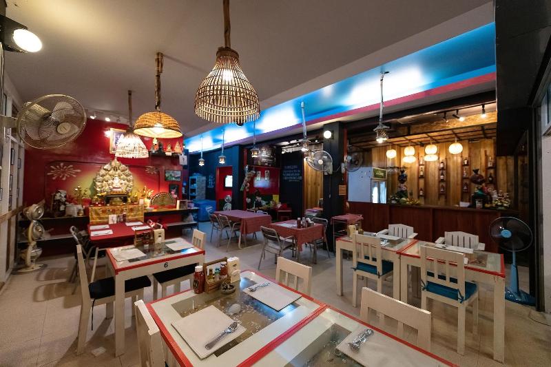 호텔 May House Karon Beach