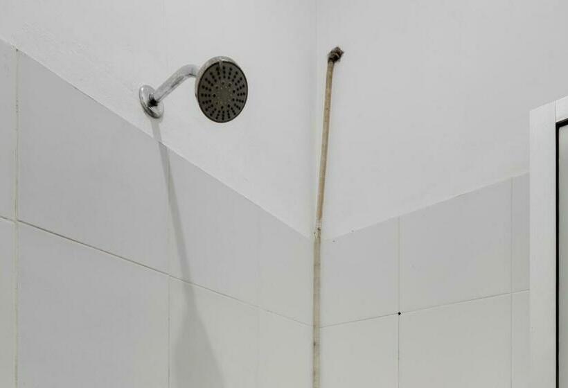 호텔 Reddoorz Near Stadion Kompyang Sujana Bali