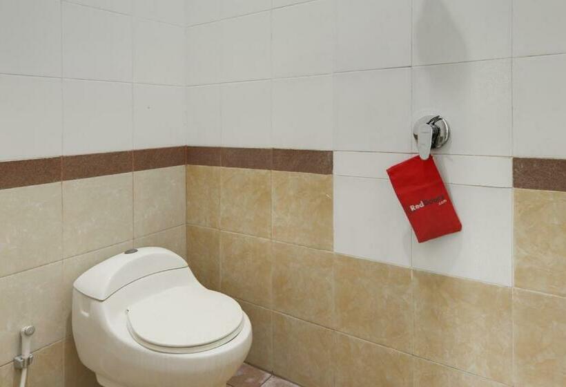 ホテル Reddoorz Near Stadion Kompyang Sujana Bali