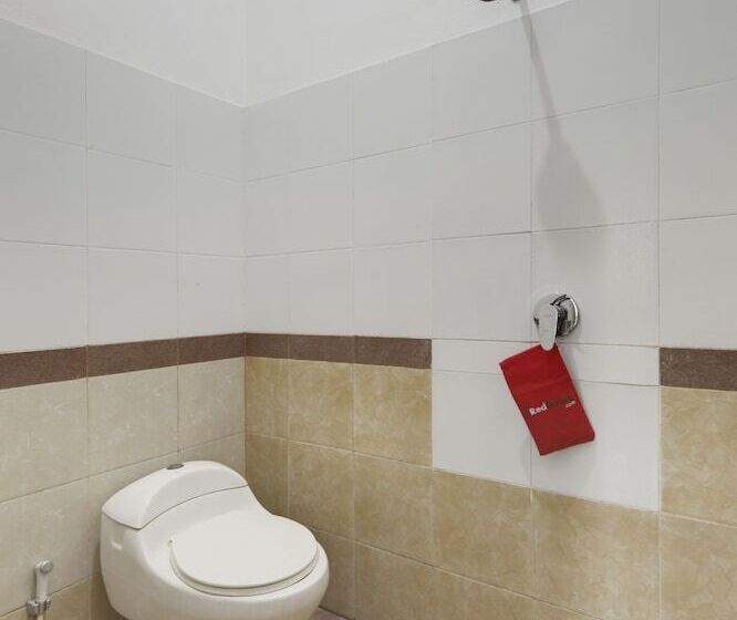 ホテル Reddoorz Near Stadion Kompyang Sujana Bali