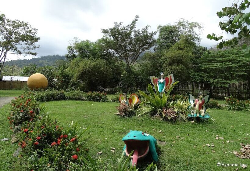 ホテル Tent And Breakfast At Irawan Park