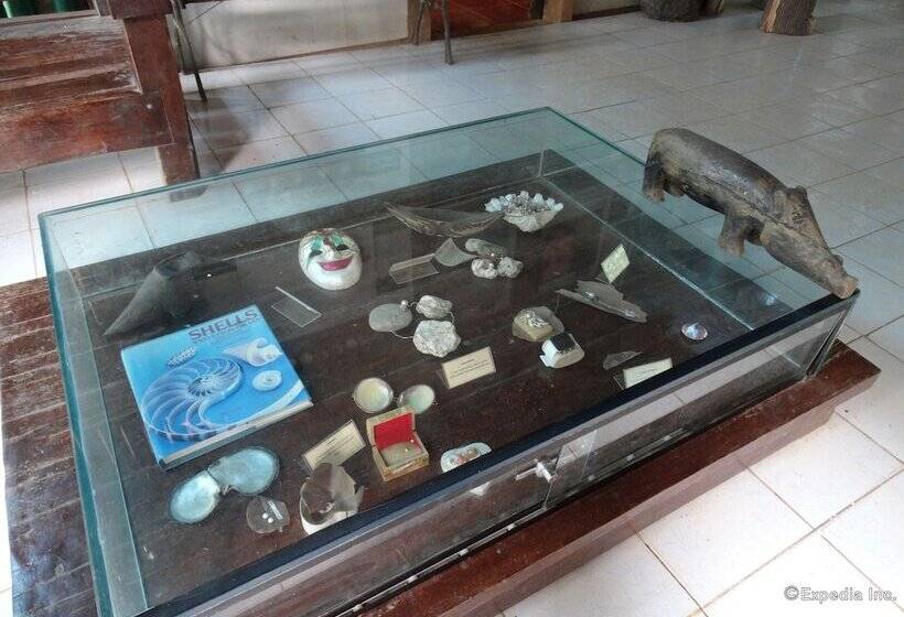 ホテル Tent And Breakfast At Irawan Park