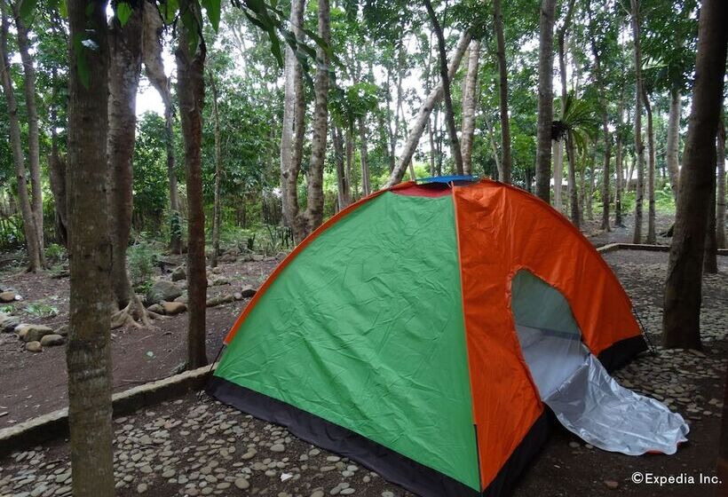 ホテル Tent And Breakfast At Irawan Park