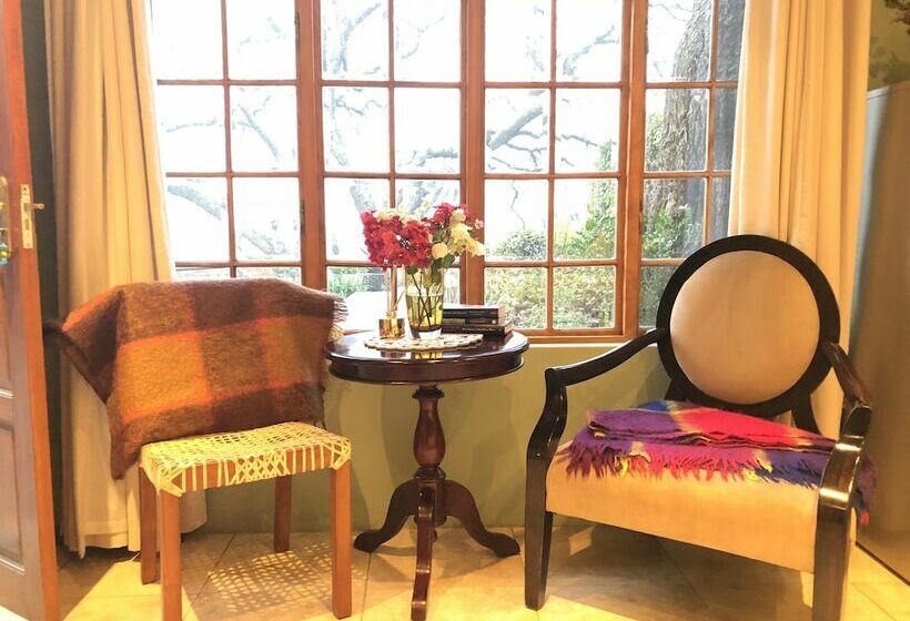 Houghton Hill Cottage