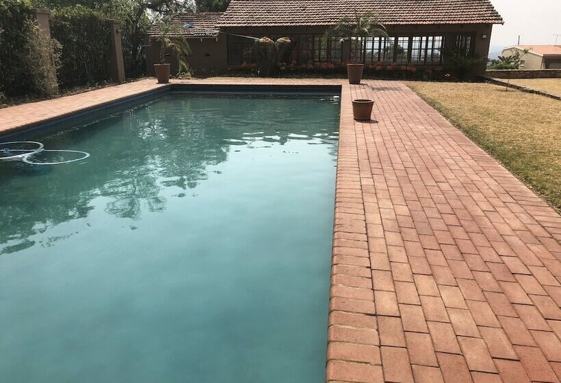 Houghton Hill Cottage