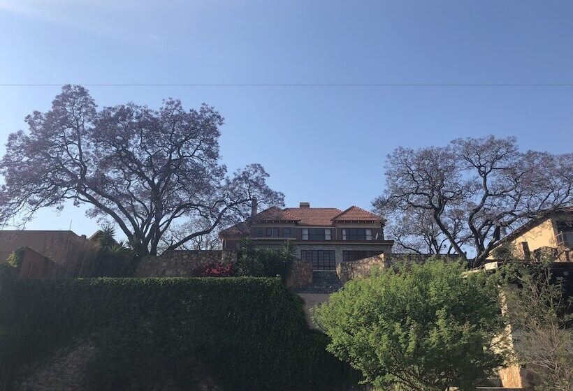 Houghton Hill Cottage