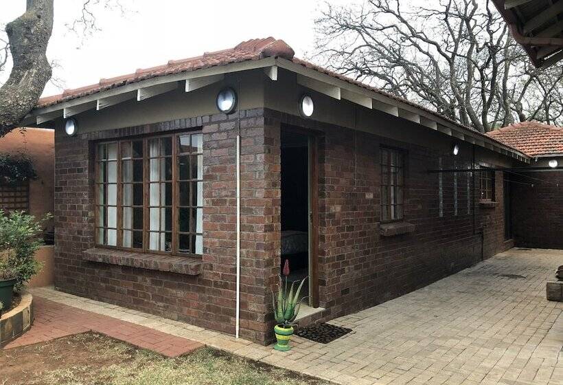 Houghton Hill Cottage