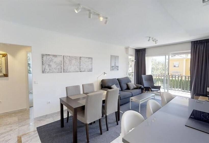 Modern Apartment Near Puerto Banus