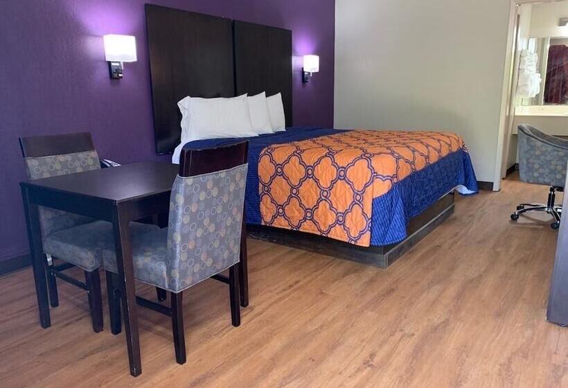 فندق على الطريق Relax Inn & Suites