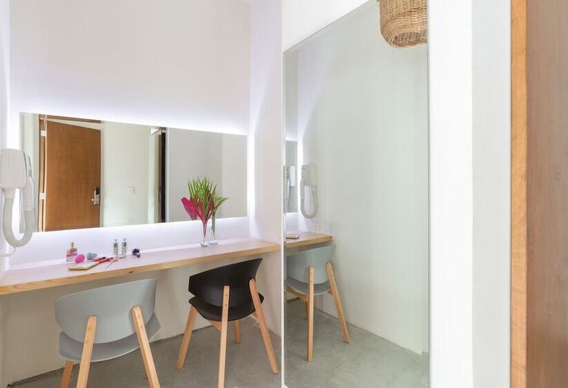 Oostel Smart Capsule Hostel   Tulum Pueblo