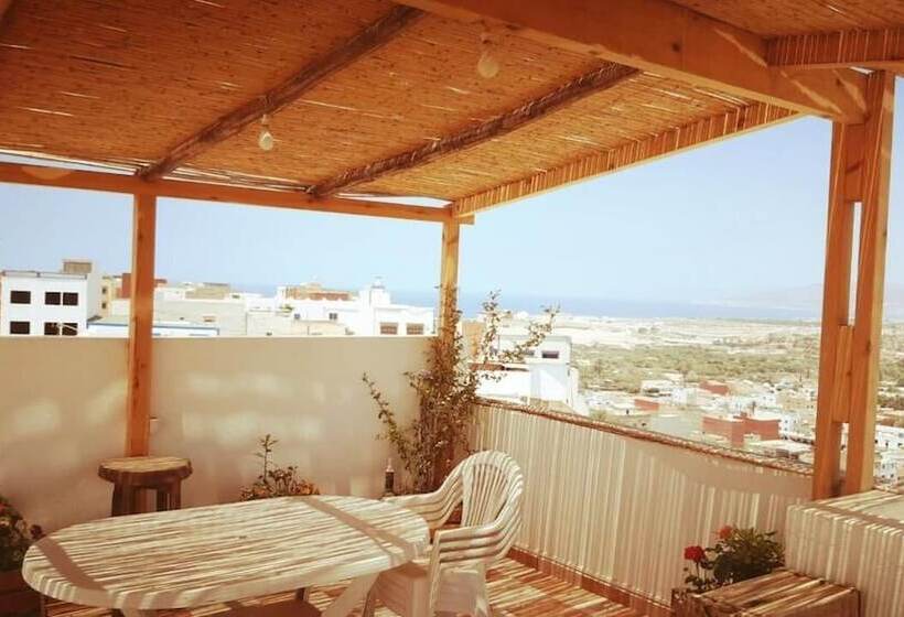 پانسیون Ab House