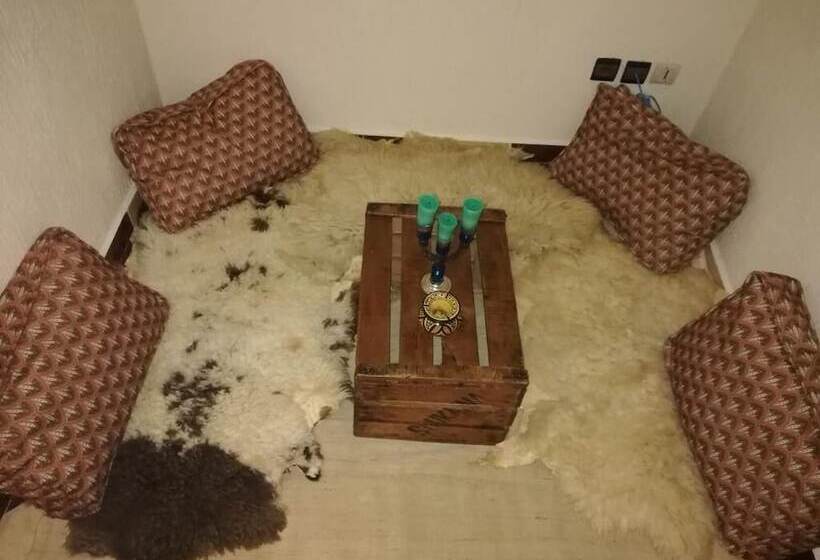 پانسیون Ab House