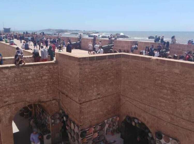 پانسیون Ab House