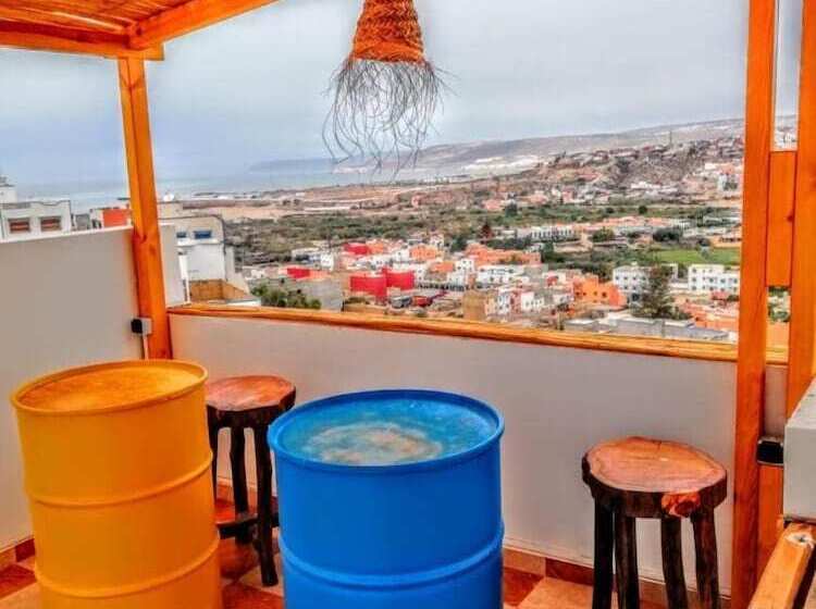 پانسیون Ab House