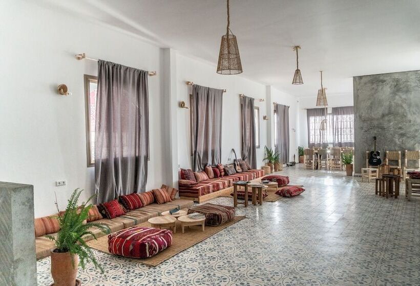 ペンション Blue Mind Surf & Yoga Tribe