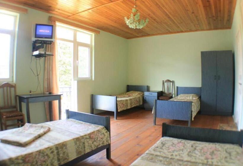 پانسیون Luka, Near Church