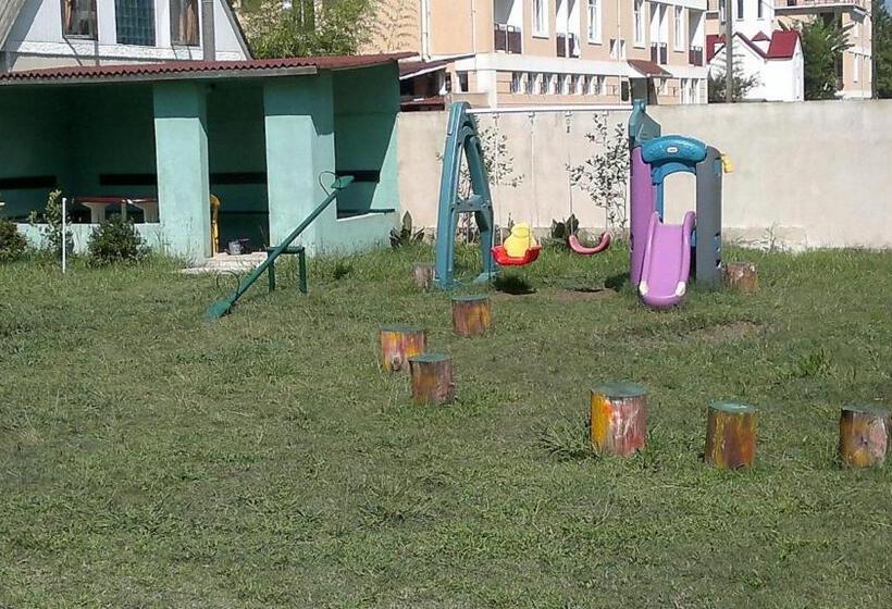 پانسیون Luka, Near Church