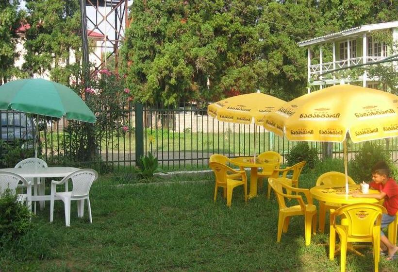 پانسیون Luka, Near Church