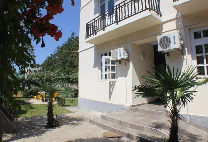 پانسیون Luka, Near Church