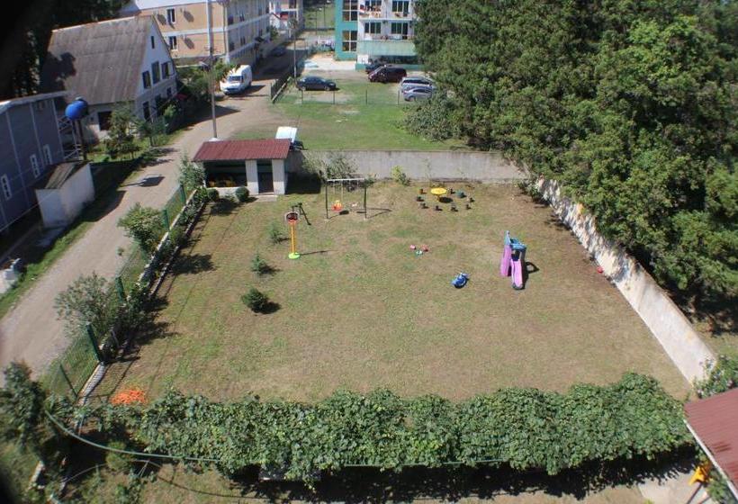 پانسیون Luka, Near Church