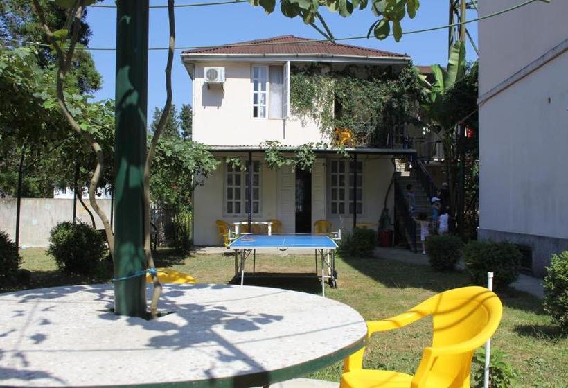 پانسیون Luka, Near Church