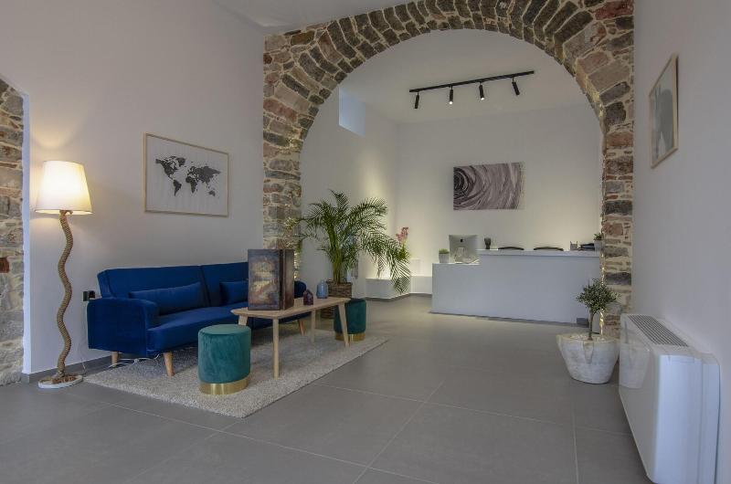 펜션 Impero Nafplio Hotel & Suites