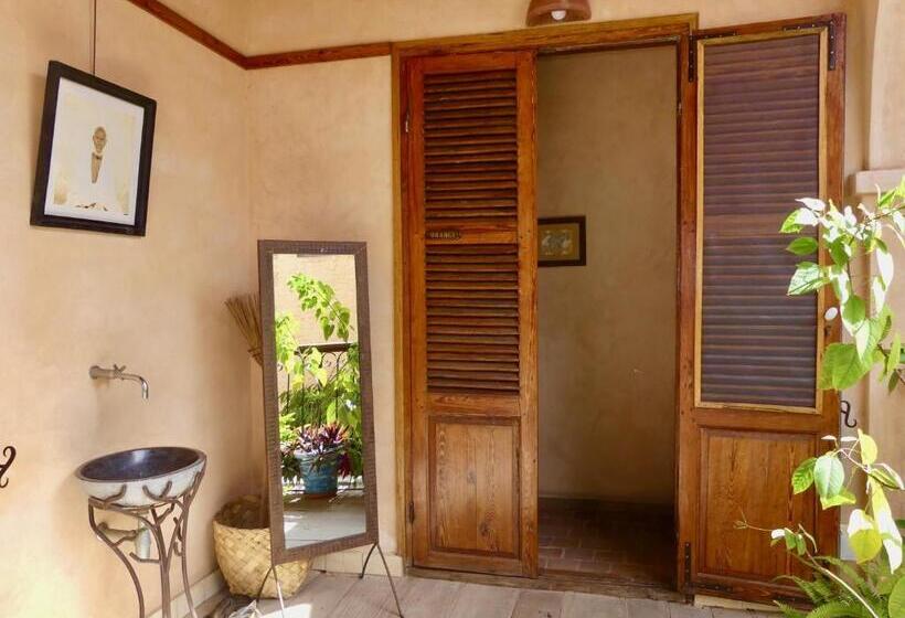 بنسيون Jamm La Paix