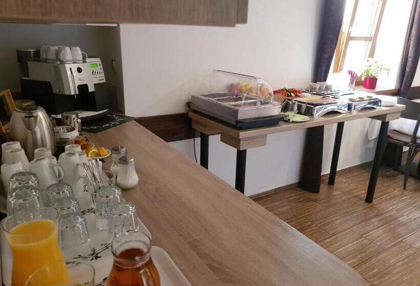 펜션 Restaurace A Penzion Bludoveček