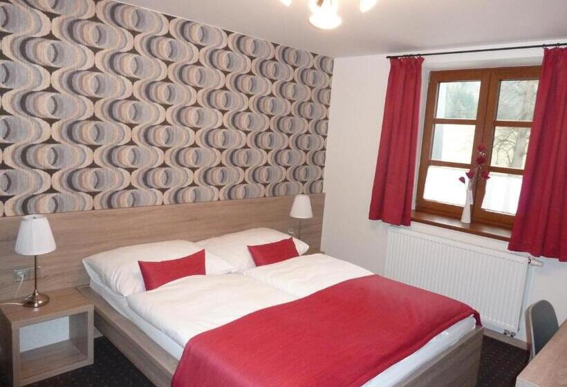 펜션 Restaurace A Penzion Bludoveček