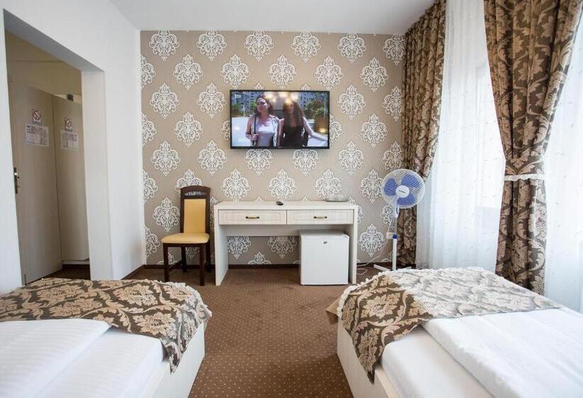پانسیون Restaurant Ayan Piatra Neamt