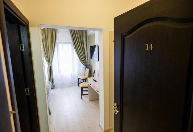 膳宿费 Restaurant Ayan Piatra Neamt