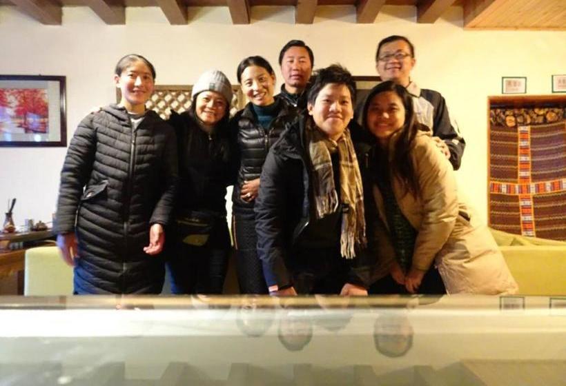 پانسیون Shangrila Namcha Bhawa Inn