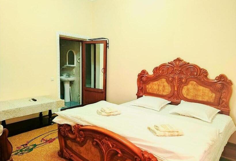 بنسيون Zarin Guest House B&b
