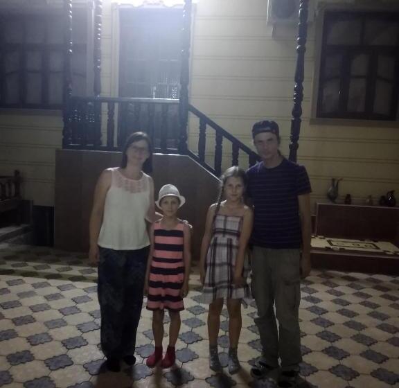 بنسيون Zarin Guest House B&b