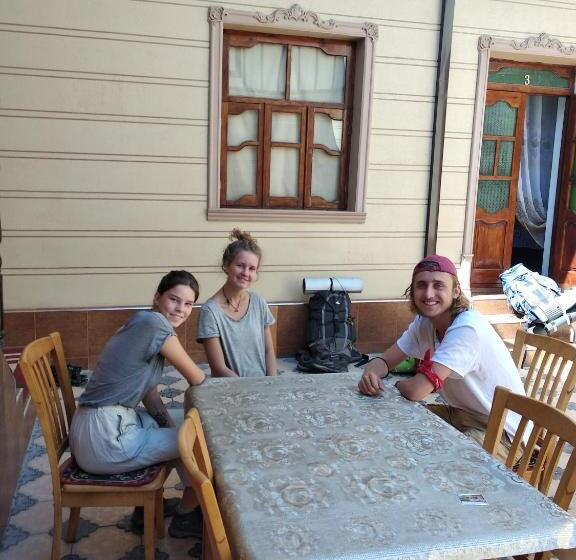 بنسيون Zarin Guest House B&b