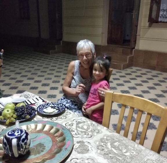 بنسيون Zarin Guest House B&b