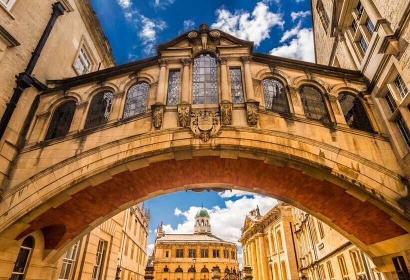 The New52 Oxford By 360stays   Bespoke 2 Bed Luxury Apartment In The Heart Of Oxford City Centre Wit