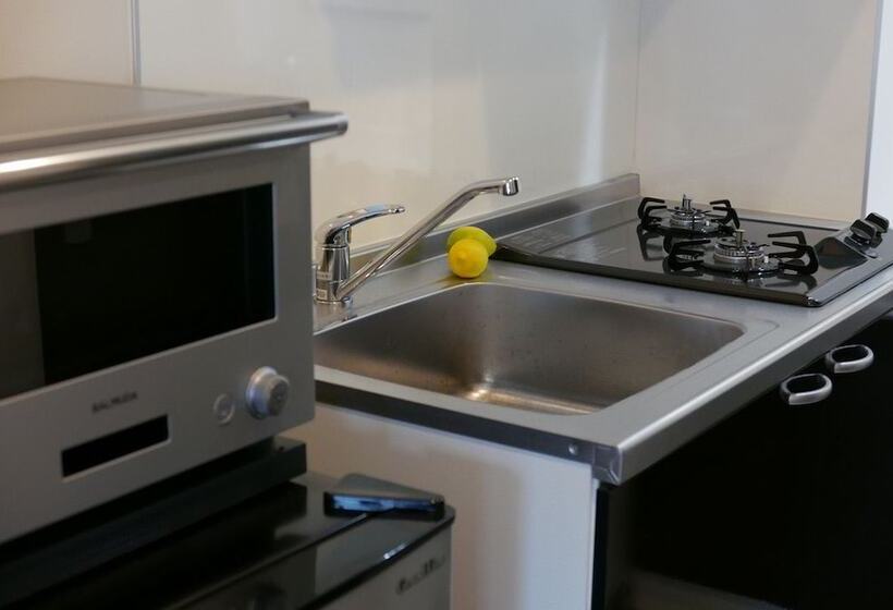 Tokyo Sakurako Hatchobori