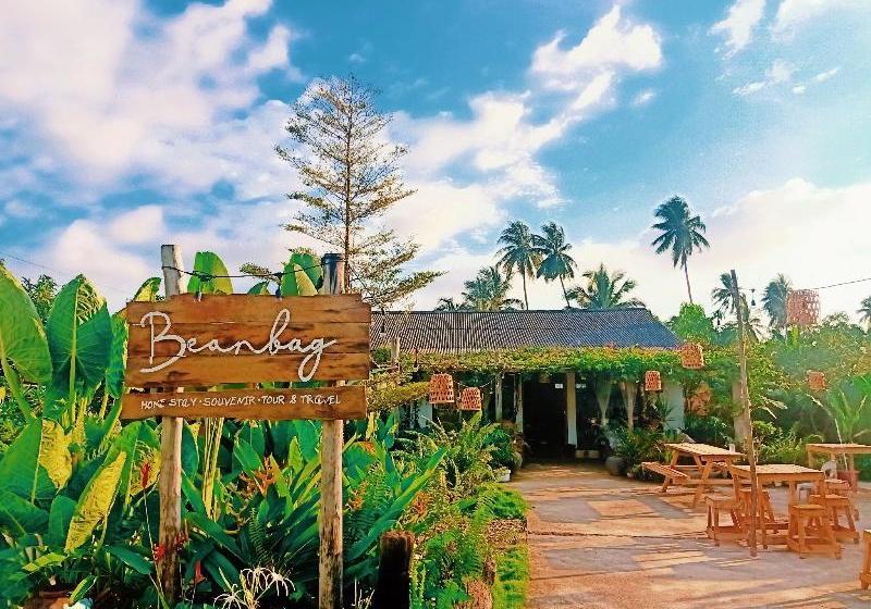 Отель Beanbag Bintan Backpacker
